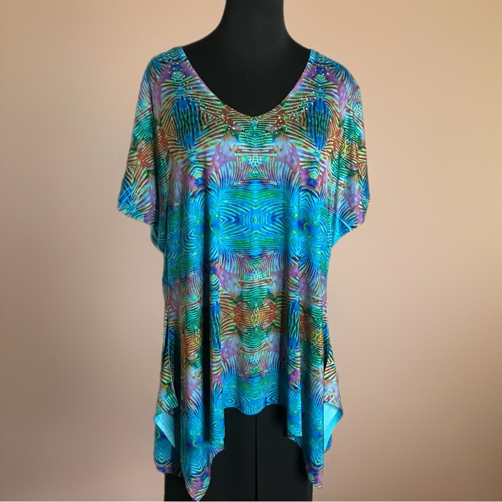 Notations Woman Kaleidoscope Print Sharkbite Tunic 1X - Picture 8 of 9
